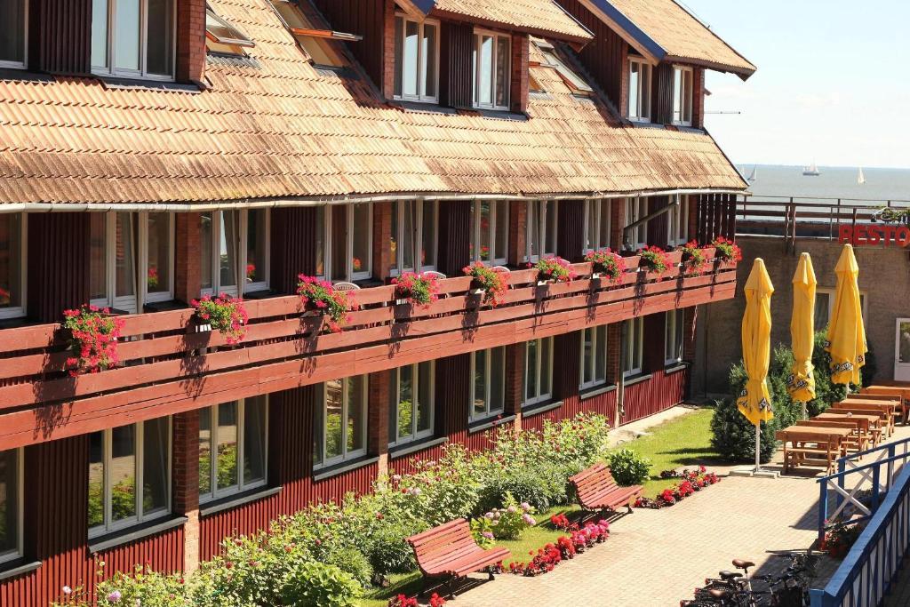 Nidos Banga Hotel Zewnętrze zdjęcie